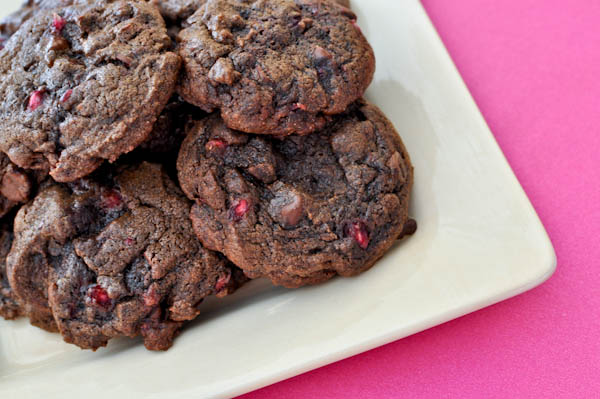  Sjokolade Fudge Granateple Cookies jeg howsweeteats.com