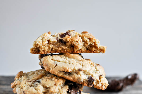 Chewy Peanut Butter Cookies with Chocolate Candied Bacon I howsweeteats.com