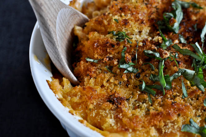 Easy Beer Mac and Cheese I howsweeteats.com