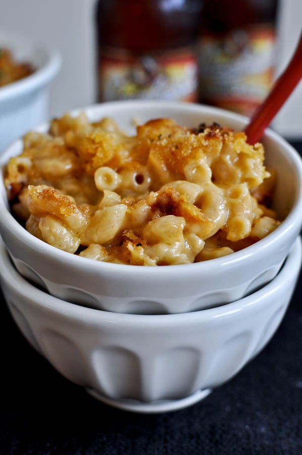 Easy Beer Mac and Cheese I howsweeteats.com