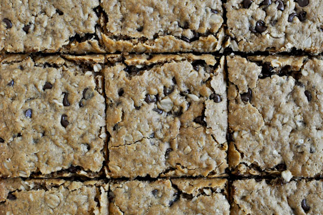 Oatmeal Peanut Butter Snack Squares I howsweeteats.com