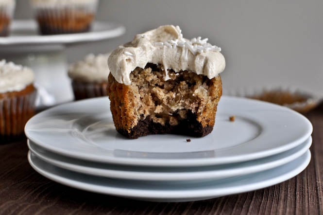 Brownie Banana Bread Cupcakes with Brown Sugar Frosting I howsweeteats.com