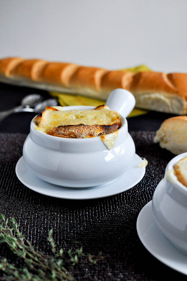Crockpot French Onion Soup I howsweeteats.com