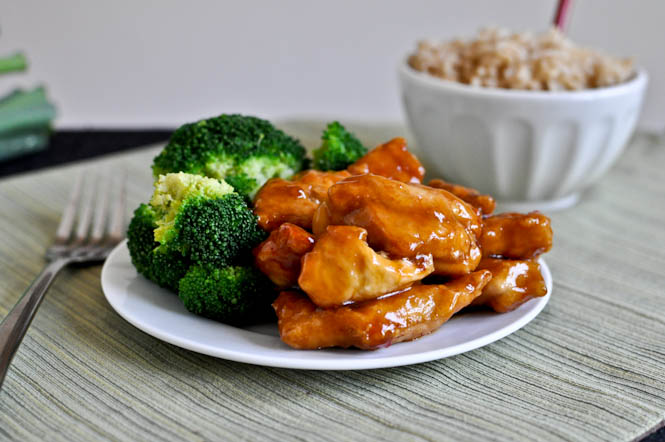 General Tso's Chicken Recipe I howsweeteats.com