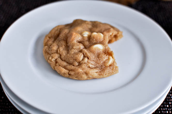 White Chocolate Peanut Butter Oatmeal Cookies I howsweeteats.com