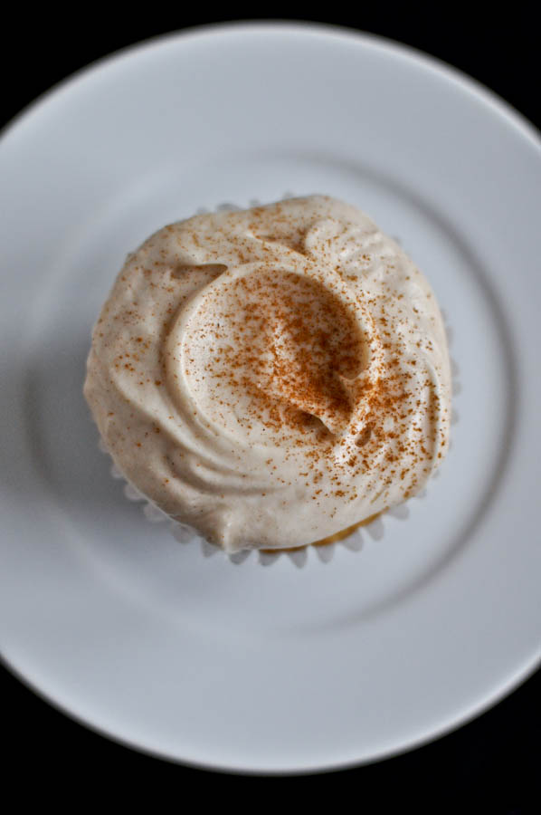 Snickerdoodle Cookie Cupcakes I howsweeteats.com