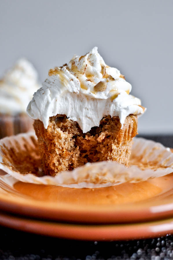 Sweet Potato Pie Cupcakes with Marshmallow Frosting I howsweeteats.com