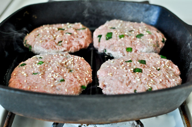 Asian Turkey Burgers with Spicy Lime Mayo I howsweeteats.com