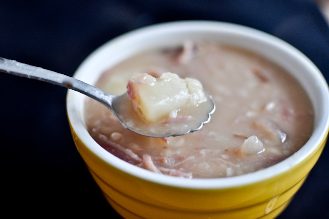 The Best Old-Fashioned Bean Soup I howsweeteats.com