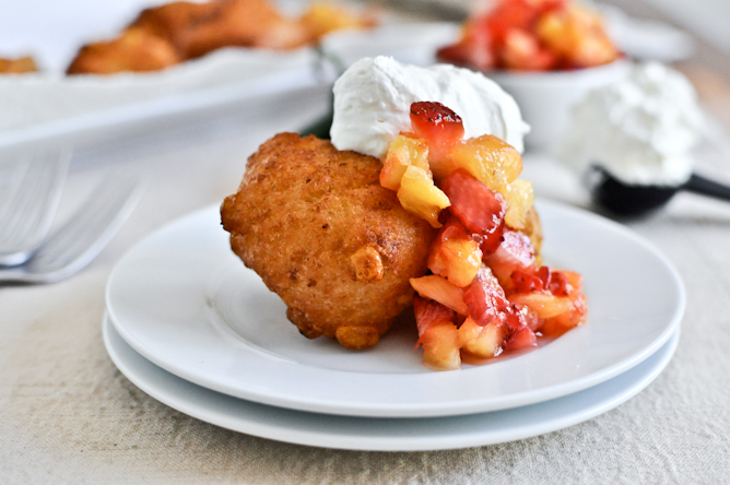 Sweet Corn Fritters with Jalapeño Whipped Cream and Fruit Salsa I howsweeteats.com