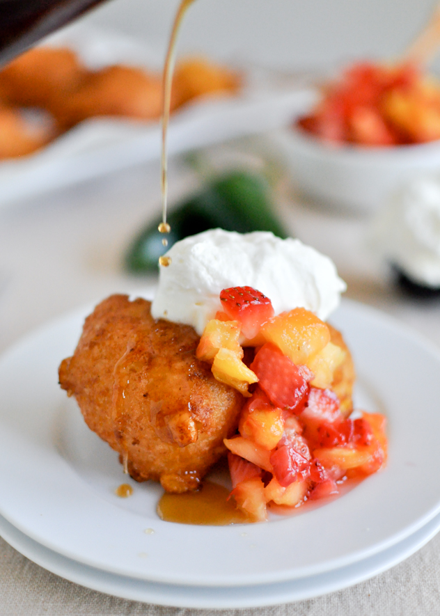 Sweet Corn Fritters with Jalapeño Whipped Cream and Fruit Salsa I howsweeteats.com