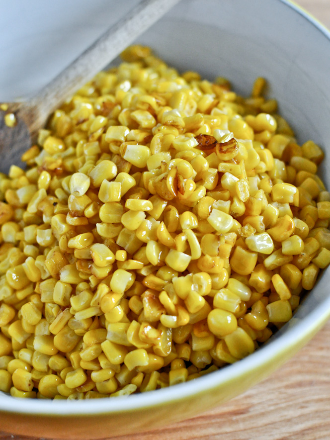 Hot + Cheesy Caramelized Corn Dip I howsweeteats.com