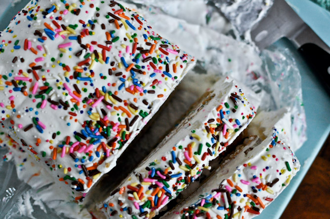 Funfetti Icebox Cake I howsweeteats.com