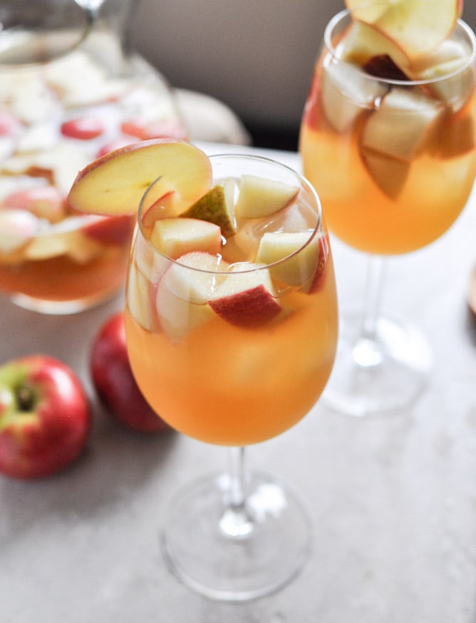 The BEST Fall Sangria! Perfect for Thanksgiving | missfrugalfancypants.com