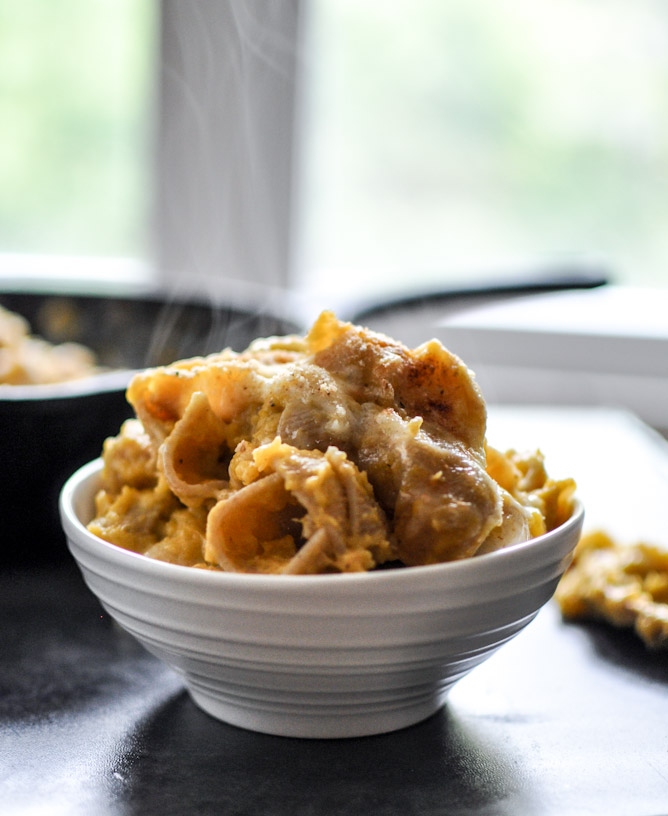 Easy Butternut Skillet Shells & Cheese I howsweeteats.com