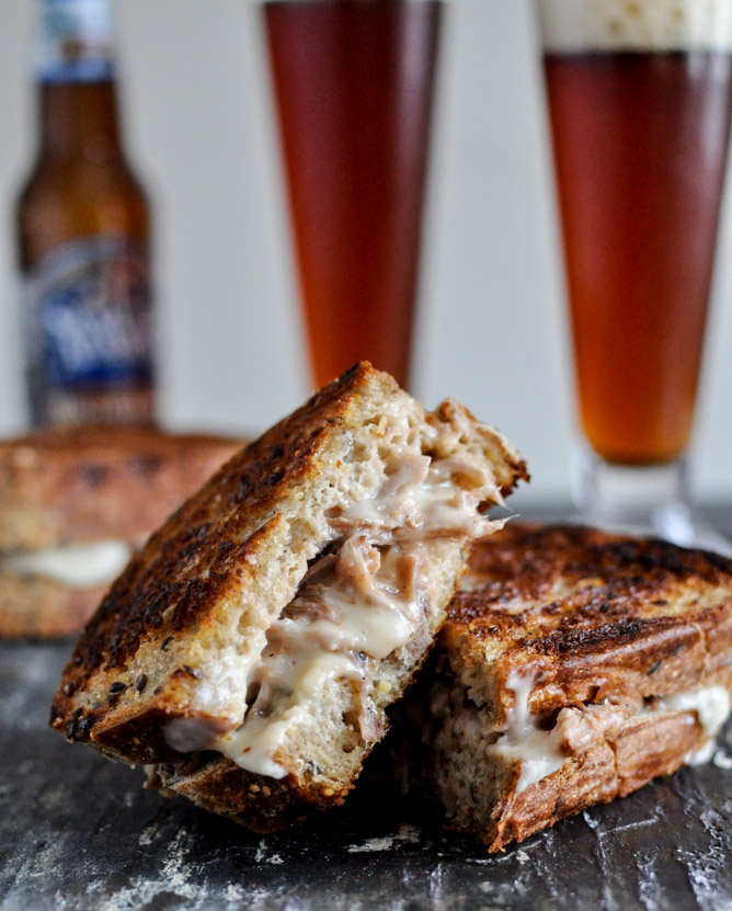 Crockpot Pulled Pork + Beer Cheese Grilled Cheese Sandwiches I howsweeteats.com