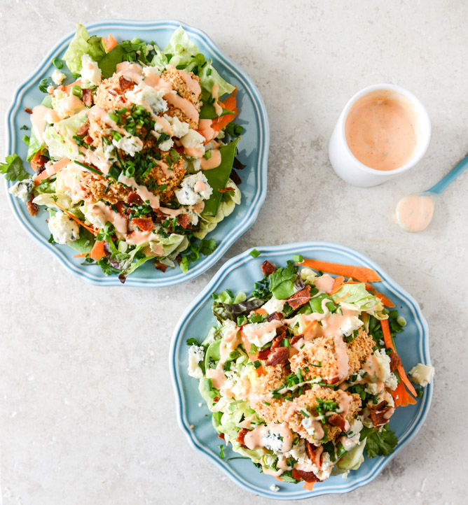 Crunchy Buffalo Chicken Salads with Bacon and Spicy Ranch I howsweeteats.com