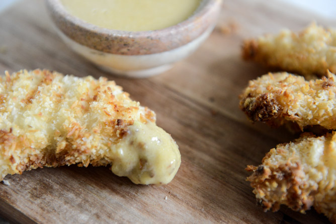 Crunchy Coconut Chicken Fingers with Peach Honey Mustard I howsweeteats.com