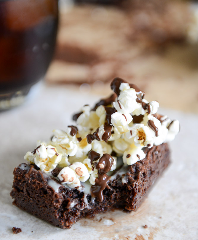 Buttered Popcorn Crunch Brownies I howsweeteats.com