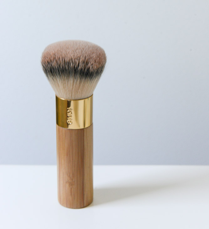 Tarte: the buffer airbrush finish  bamboo foundation brush I howsweeteats.com