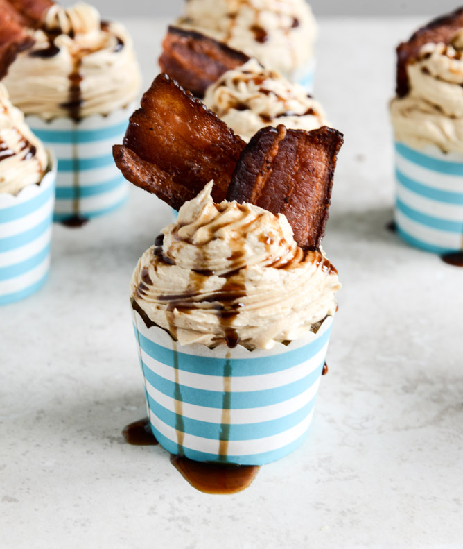 Bacon Banana Cupcakes with Peanut Butter Frosting + a Bourbon Drizzle I howsweeteats.com