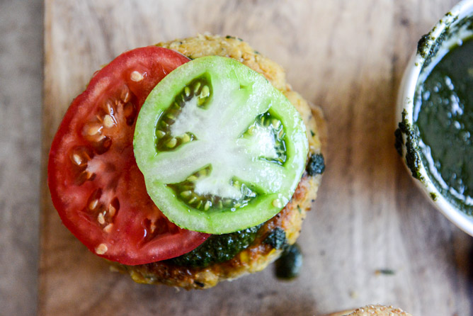 End Of Summer Bean Burgers with Grilled Corn + Pesto I howsweeteats.com