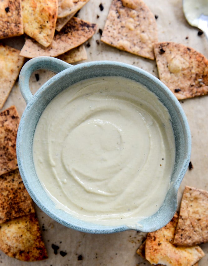 Jalapeño Honey Hummus with Spiced Olive Oil Tortilla Chips I howsweeteats.com