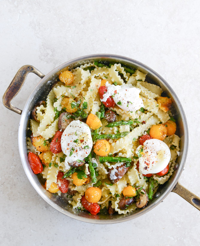 Springtime Pasta with Blistered Tomatoes and Eggs I howsweeteats.com