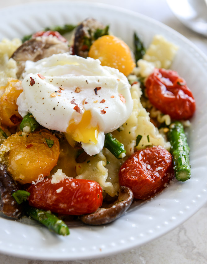 Springtime Pasta with Blistered Tomatoes and Eggs I howsweeteats.com