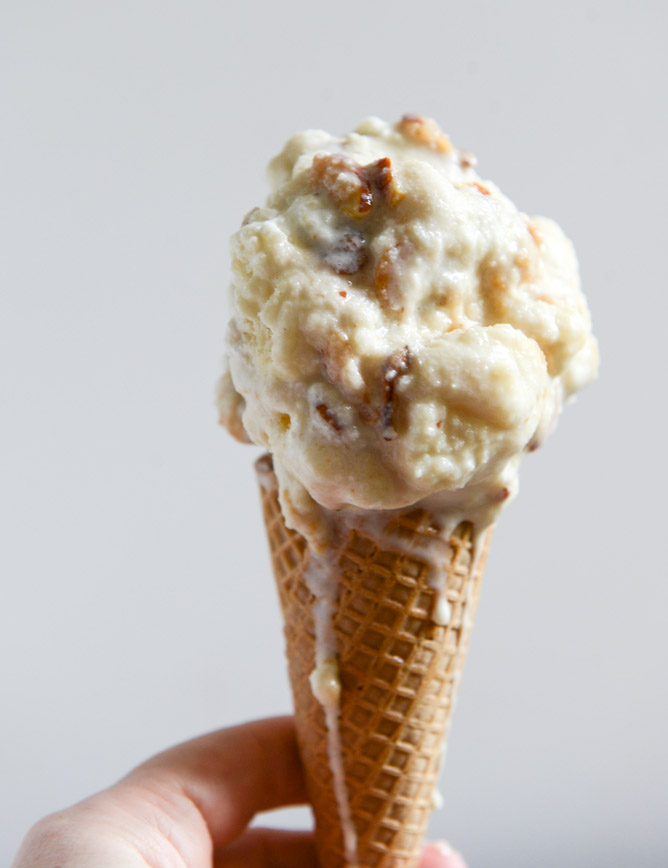 Almond Torte Mascarpone Ice Cream with a Brown Butter Almond Crunch I howsweeteats.com