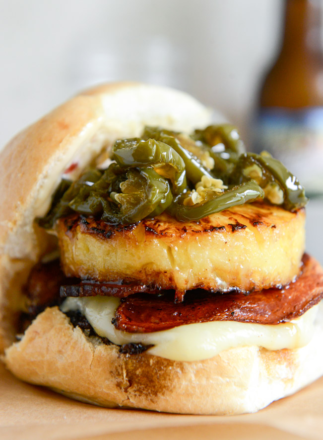 bacon pineapple burgers with candied jalapeños and sweet chili mayo I howsweeteats.com