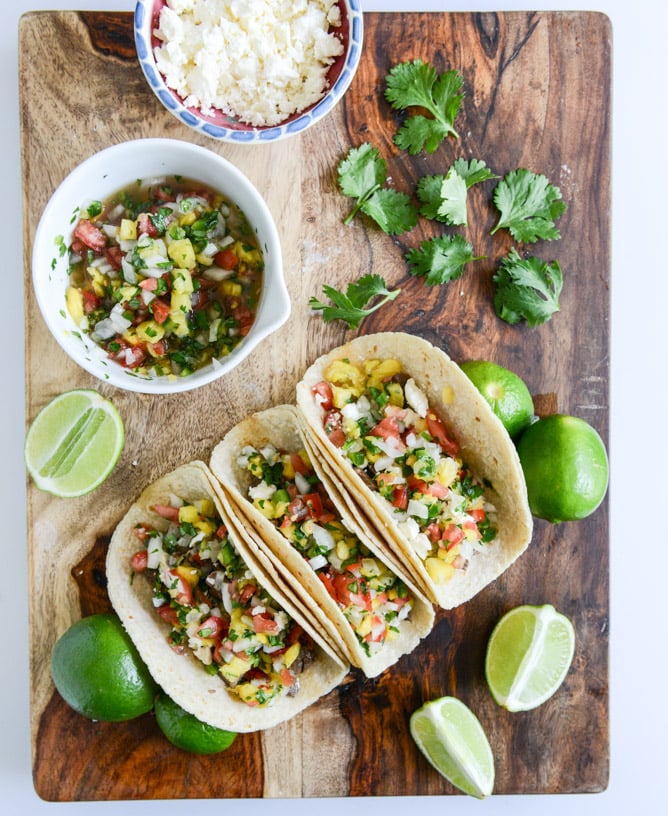 ginger garlic steak tacos with pineapple pico I howsweeteats.com