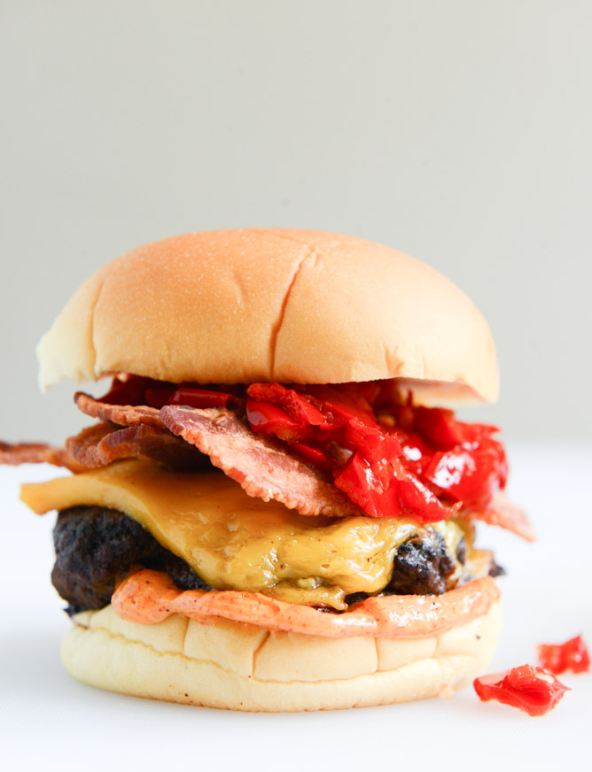 smoky sweet cherry pepper cheeseburgers - my version of shake shack's smoke shack I howsweeteats.com
