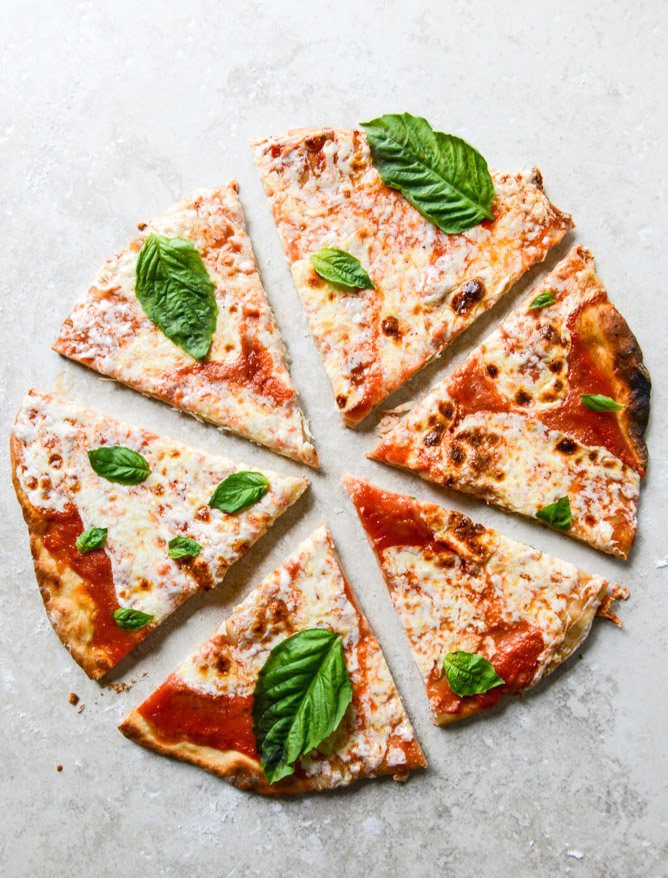 thin crust pizza I howsweeteats.com