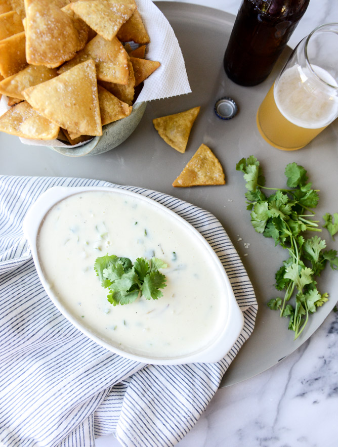roasted green chile queso cheese dip I howsweeteats.com