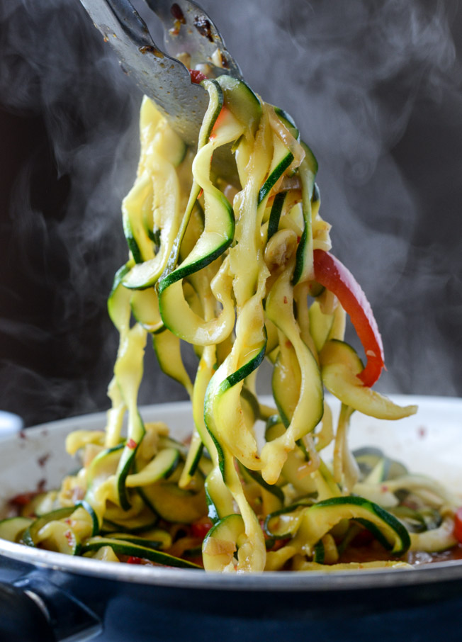 thai drunken zucchini noodles I howsweeteats.com