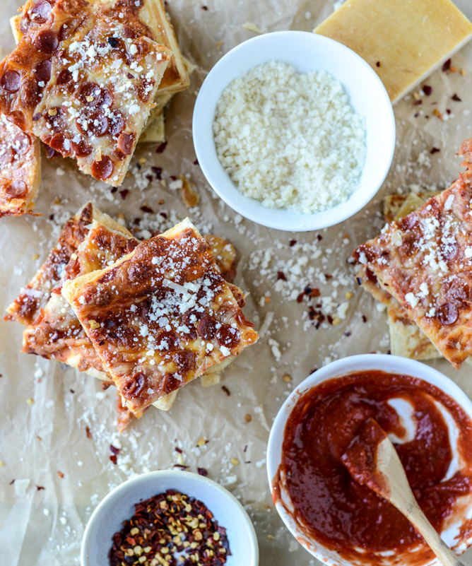 super easy pepperoni pizza puff pastry I howsweeteats.com