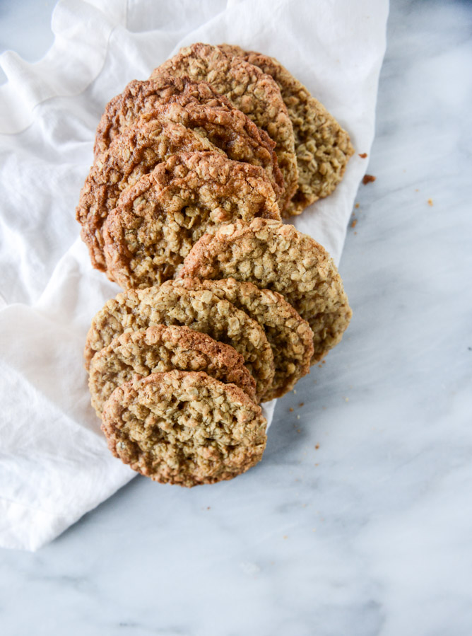 thin and chewy spiced oatmeal cookies I howsweeteats.com