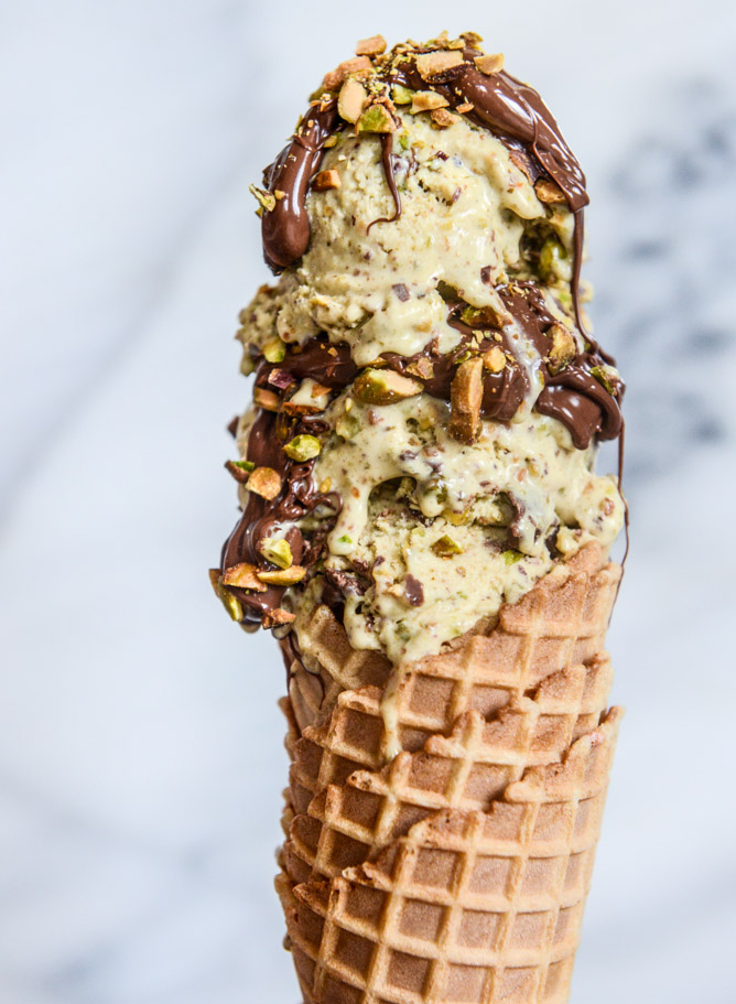 pistachio ice cream with nutella fudge swirls by @howsweeteats I howsweeteats.com