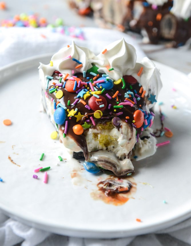 confetti ice cream fudge pie with M&M'S I howsweeteats.com