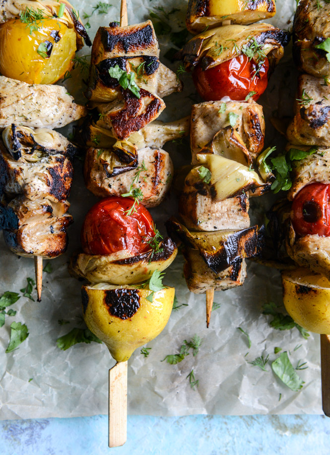 grilled chicken, burst tomato and artichoke skewers I howsweeteats.com
