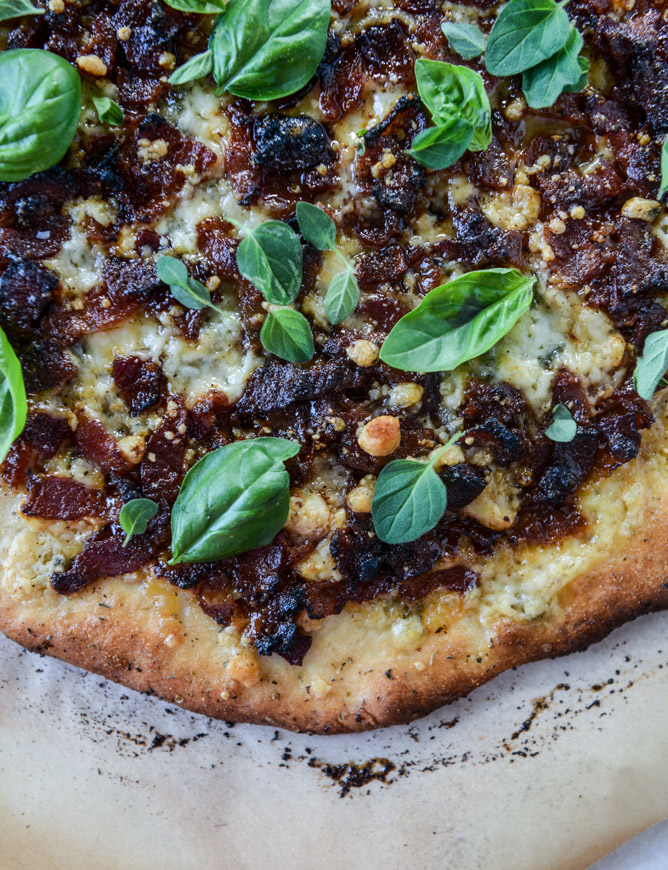 chipotle candied bacon and smoked blue cheese pizza by @howsweeteats I howsweeteats.com