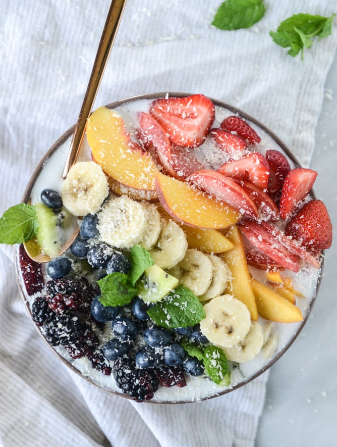 rainbow coconut smoothie bowls by @howsweeteats I howsweeteats.com