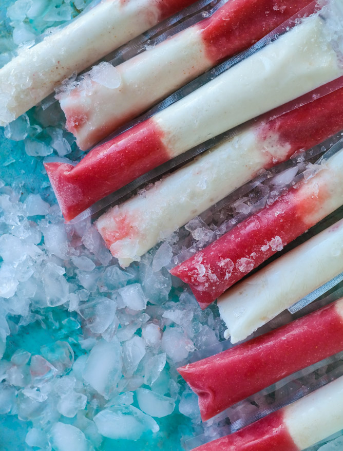lava flow cocktail pops by @howsweeteats I howsweeteats.com