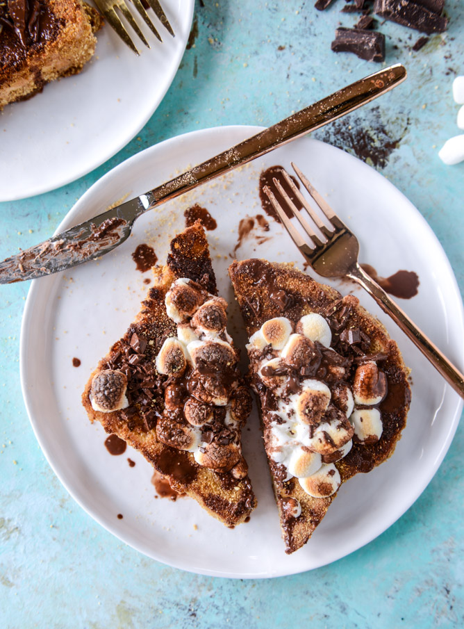 s'mores french toast I howsweeteats.com