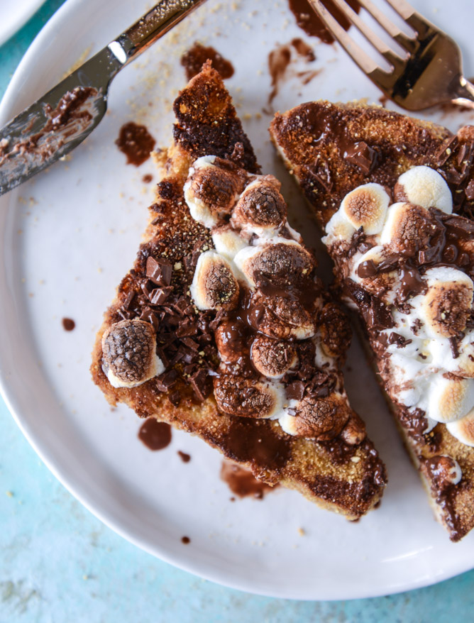 s'mores french toast I howsweeteats.com