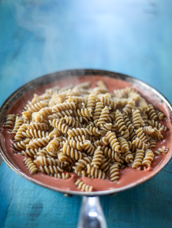 tomato cream pasta with grilled cheese crumbs I howsweeteats.com