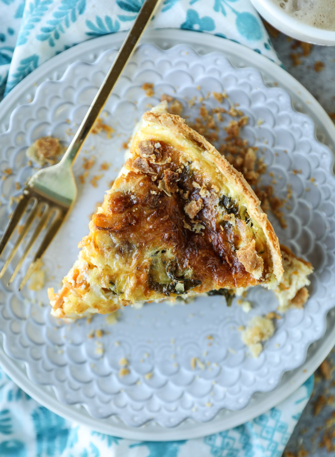 spiralized sweet potato, kale and bacon quiche I howsweeteats.com 