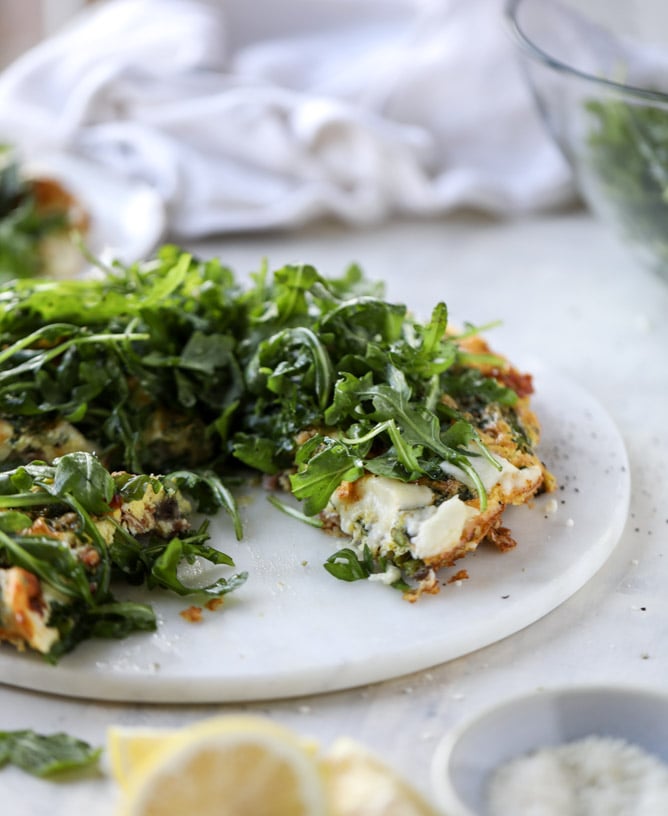 spring vegetable frittata with queso cheese and arugula I howsweeteats.com