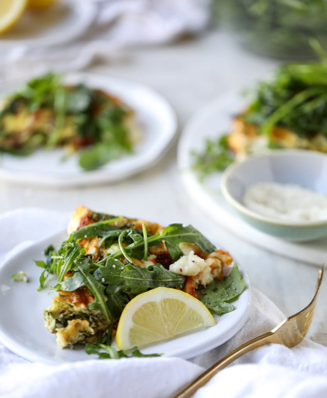 spring vegetable frittata with queso cheese and arugula I howsweeteats.com